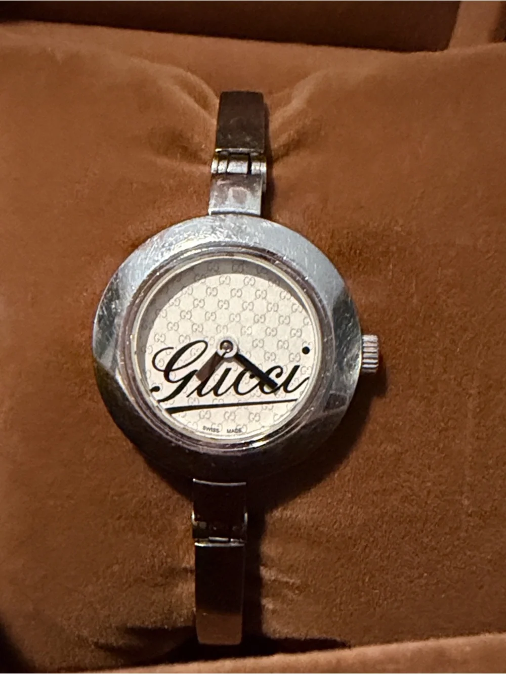GUCCI YA105528 105 Series Swiss Quartz Bangle Watch Complete Set Box Papers